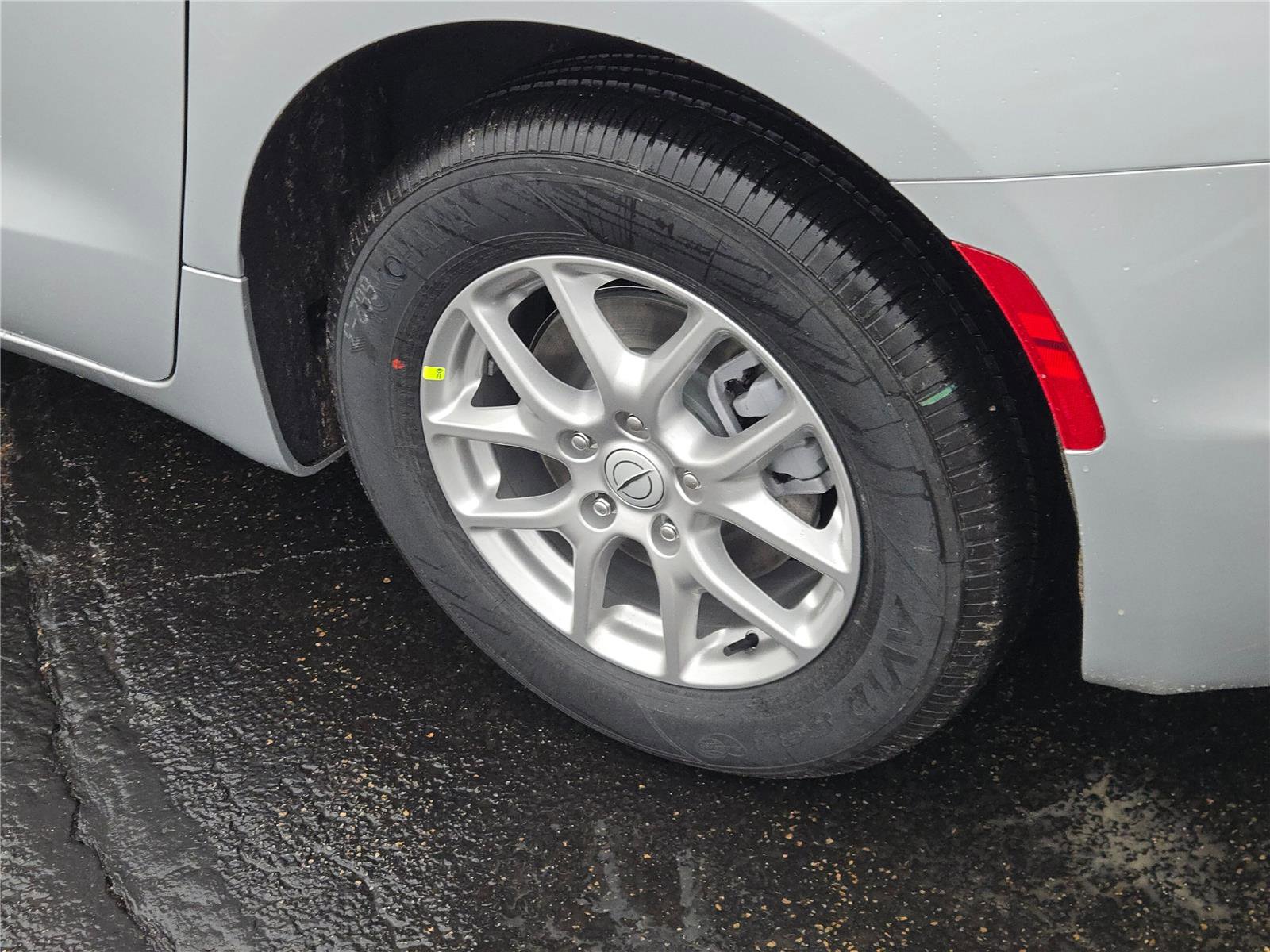 New 2026 Chrysler Pacifica Select image 16