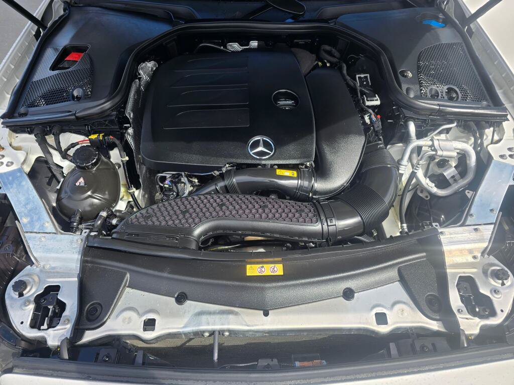 Used 2022 Mercedes-Benz E 350 4MATIC Sedan image 10