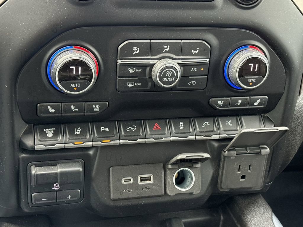 Certified 2021 Chevrolet Silverado 3500 High Country w/ Technology Package image 21