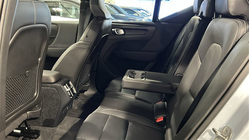 Certified 2026 Volvo XC40 B5 Plus AWD/4WD image 23