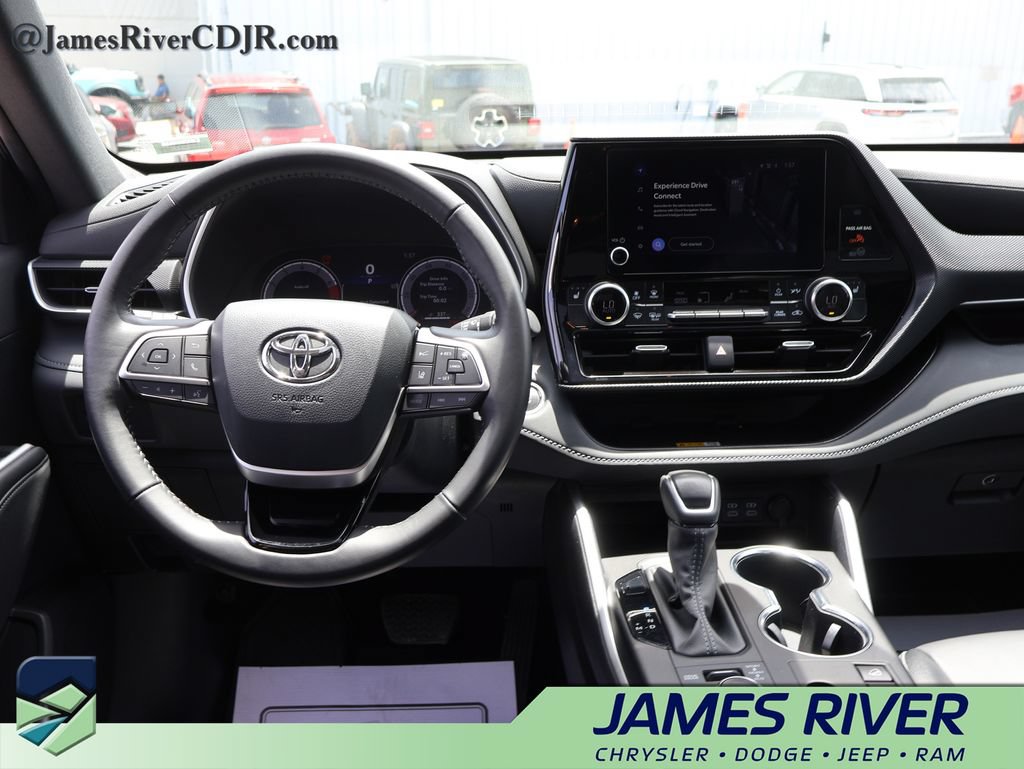 Used 2025 Toyota Highlander XSE AWD/4WD image 20