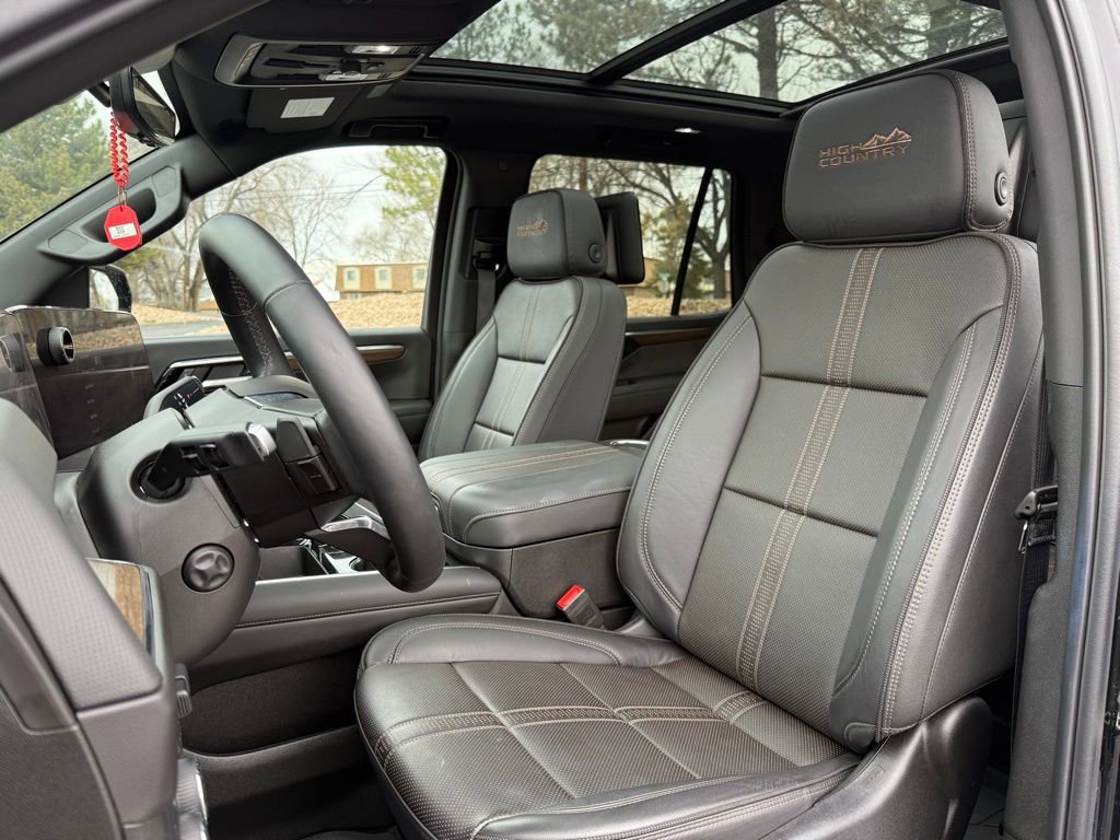 Used 2025 Chevrolet Tahoe High Country image 18
