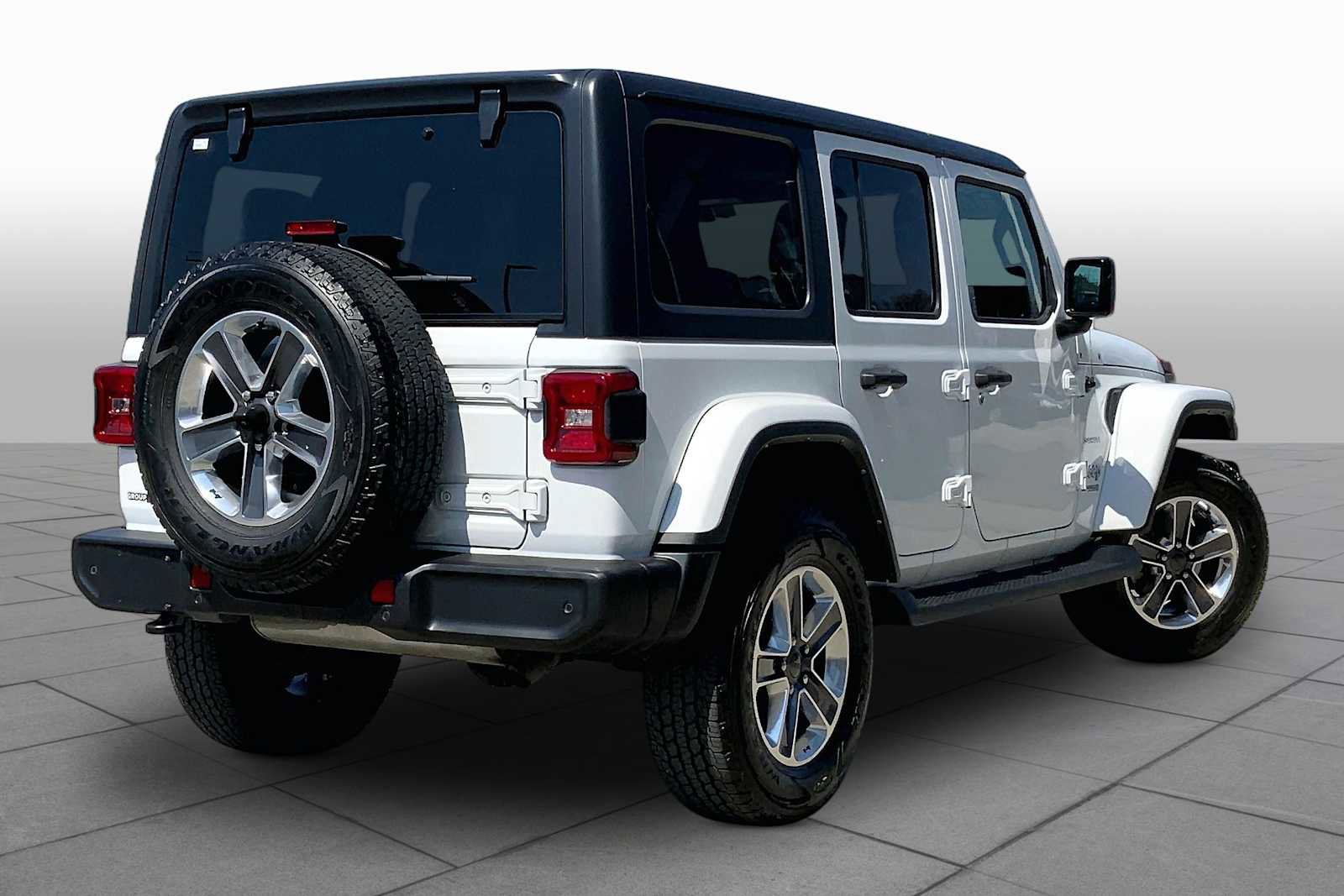 Used 2021 Jeep Wrangler Unlimited Sahara AWD/4WD image 13