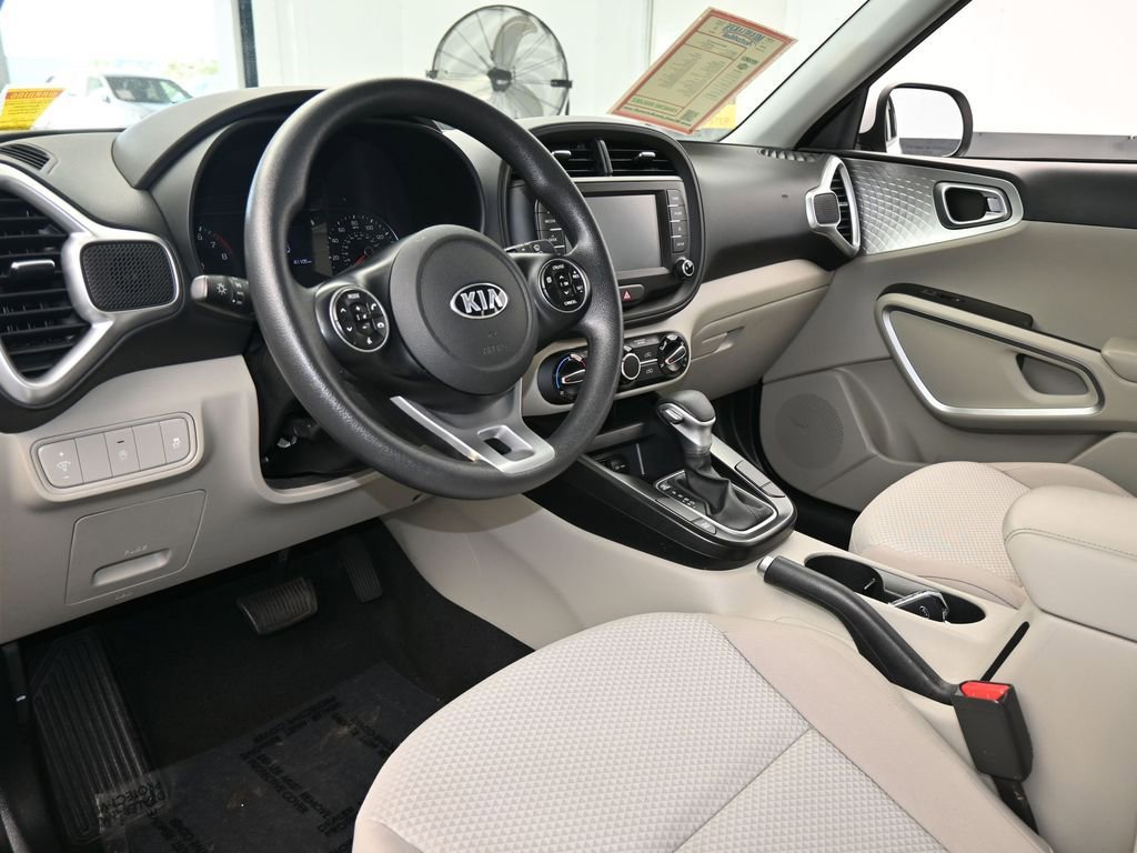 Used 2021 Kia Soul LX image 12