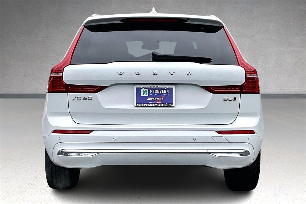 Used 2023 Volvo XC60 B5 Plus image 5