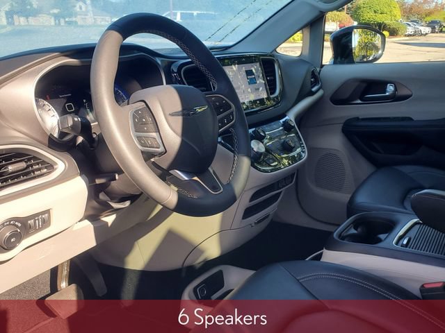 Used 2024 Chrysler Pacifica Touring-L FWD image 9