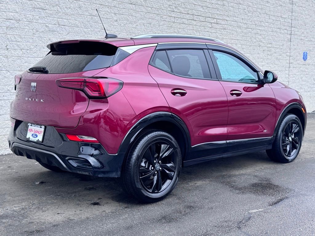 Used 2025 Buick Encore GX Sport Touring image 9