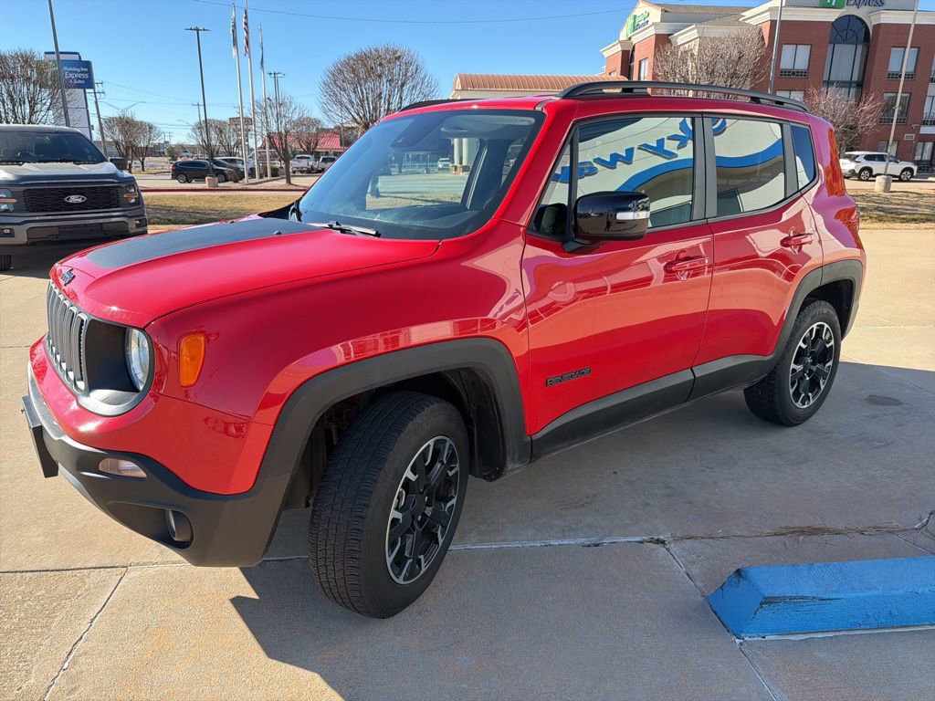 Used 2023 Jeep Renegade Latitude image 3