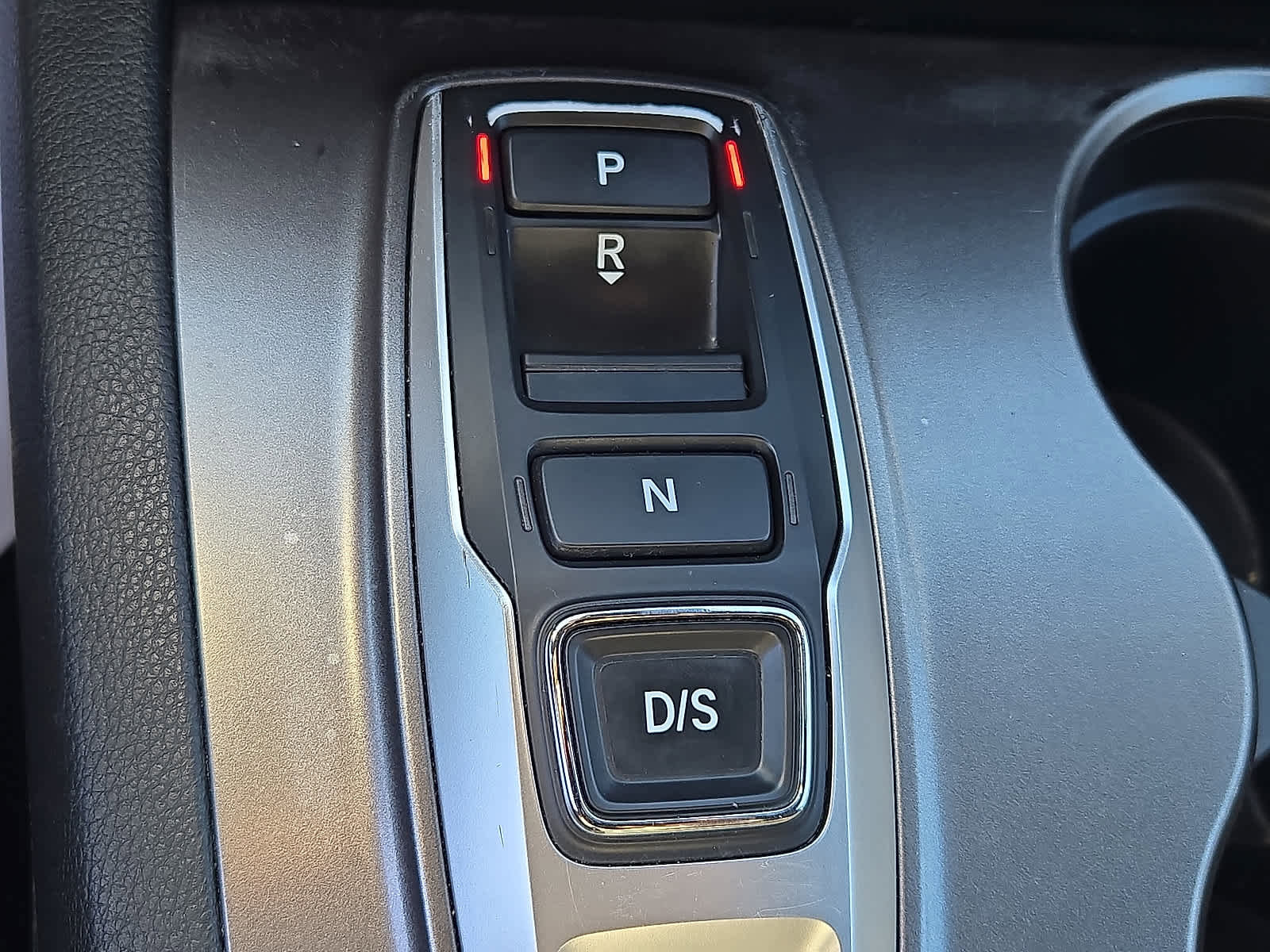 Used 2022 Honda Pilot Sport image 16