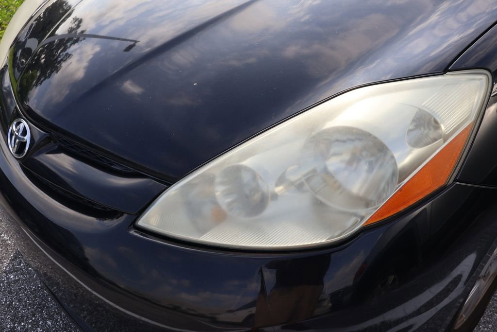Used 2009 Toyota Sienna XLE FWD image 3