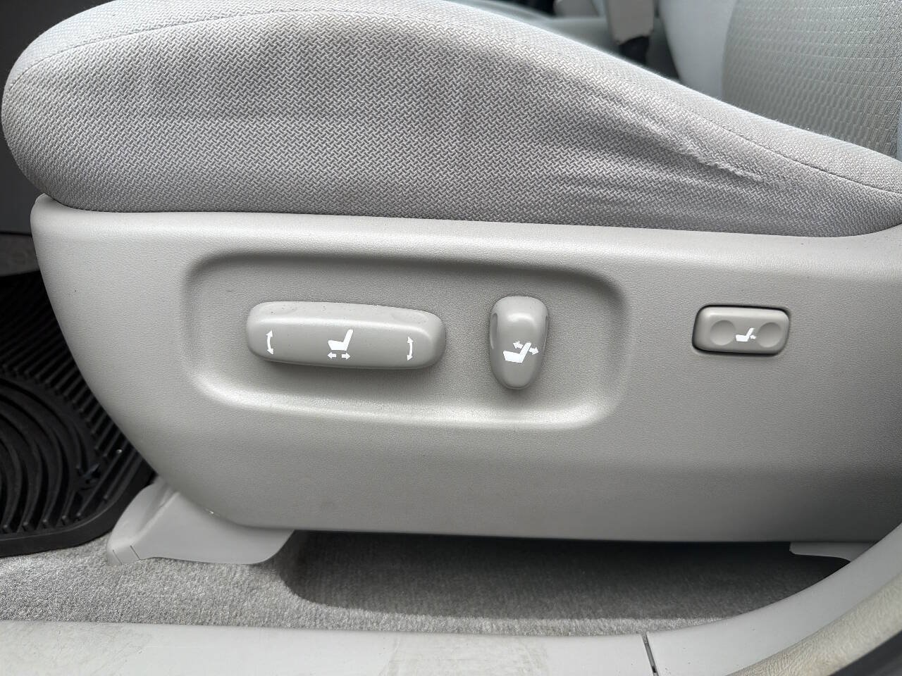 Used 2007 Toyota Highlander 4WD V6 w/ 3rd Row image 35