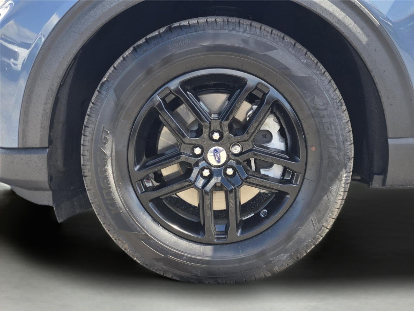 Used 2026 Ford Explorer Active RWD image 11