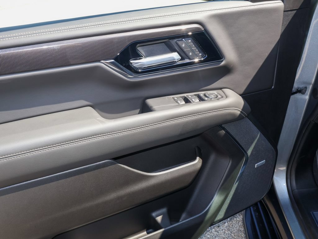 New 2026 GMC Yukon XL Elevation w/ Elevation Premium Package AWD/4WD image 13