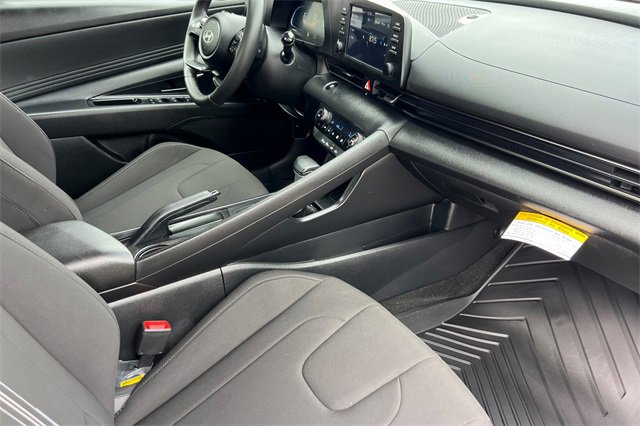 Used 2025 Hyundai Elantra Sport image 19