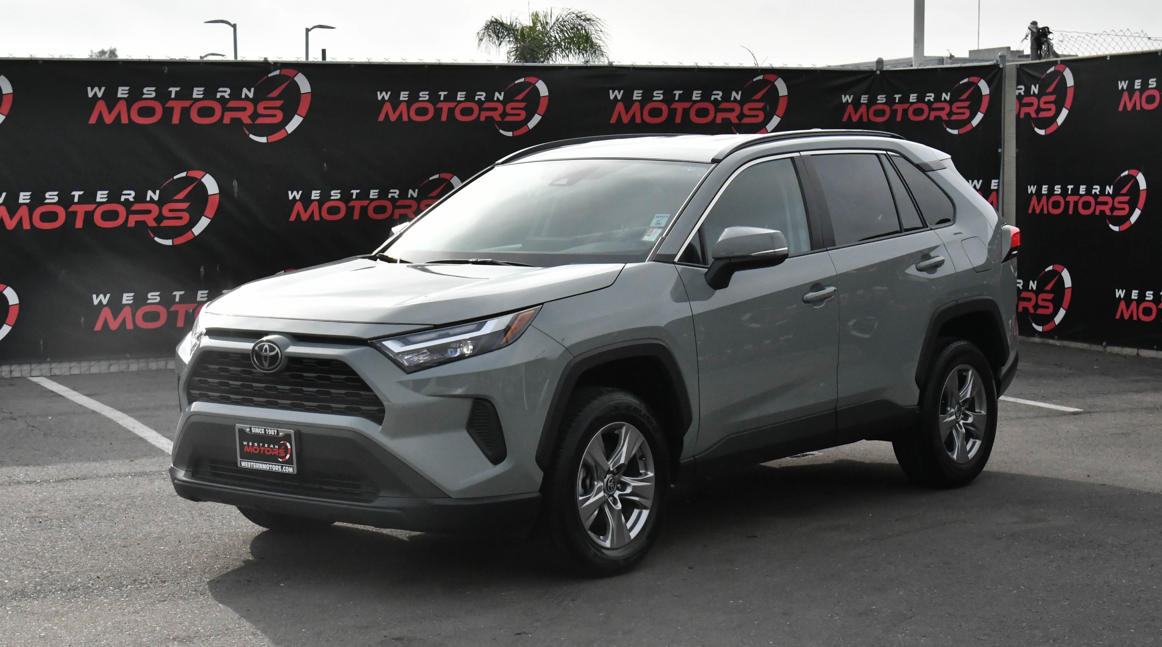 Used 2023 Toyota RAV4 XLE image 3