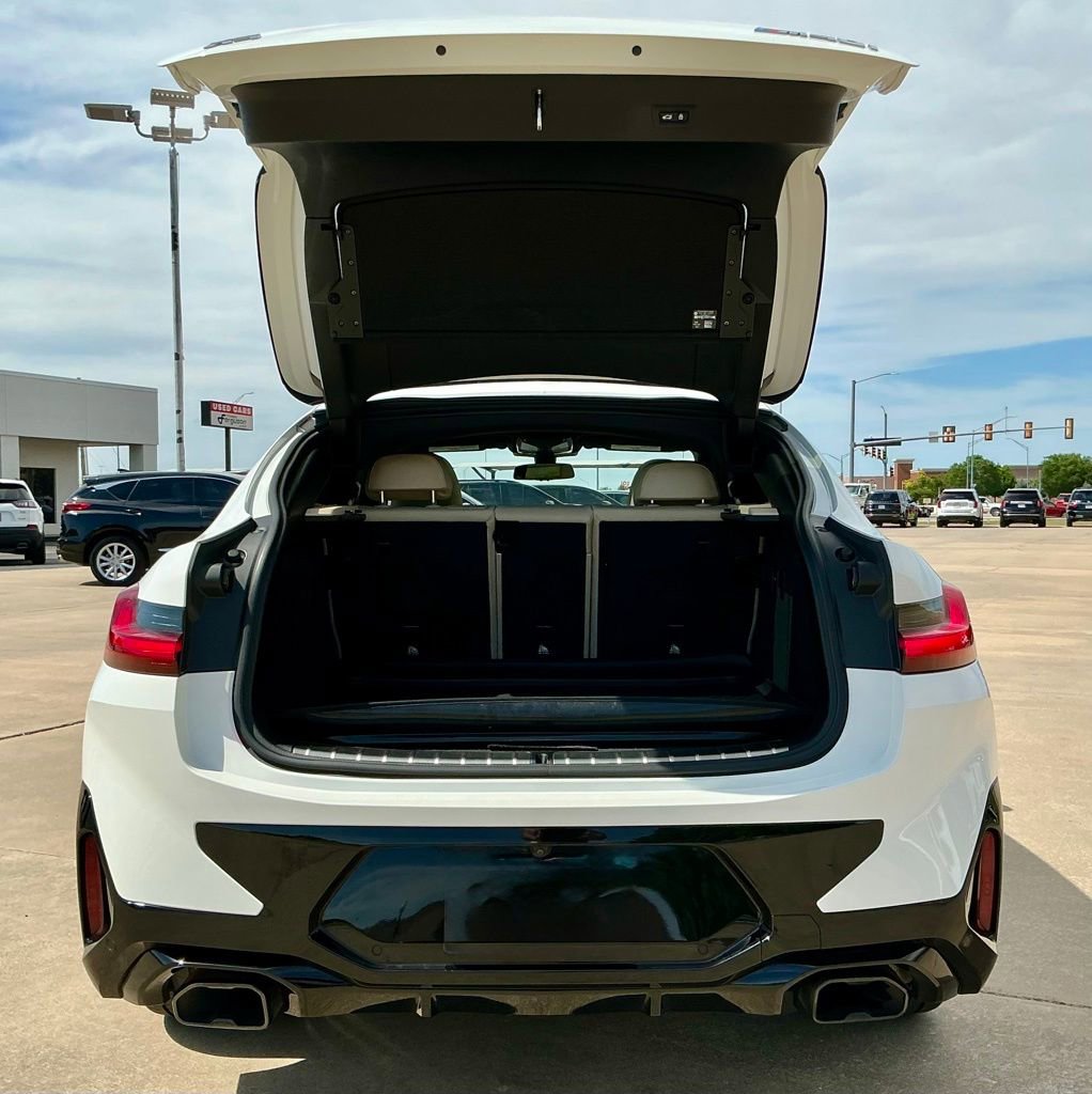 Used 2022 BMW X4 M40i AWD/4WD image 17