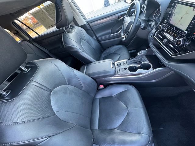 Used 2021 Toyota Highlander Limited image 32