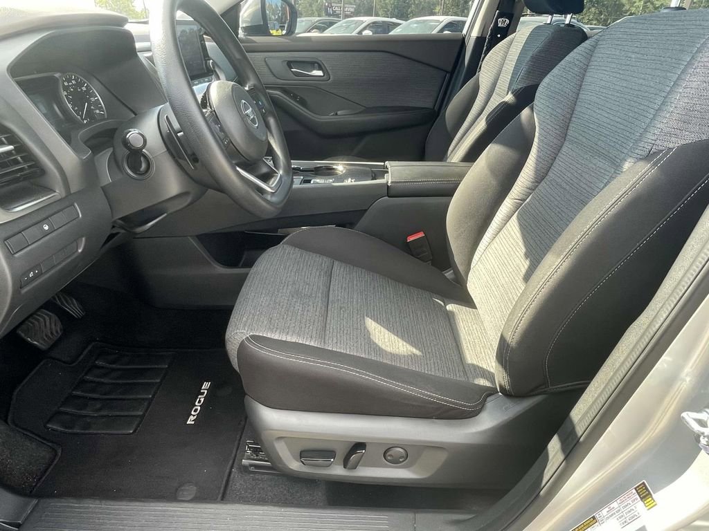 Used 2021 Nissan Rogue SV image 13