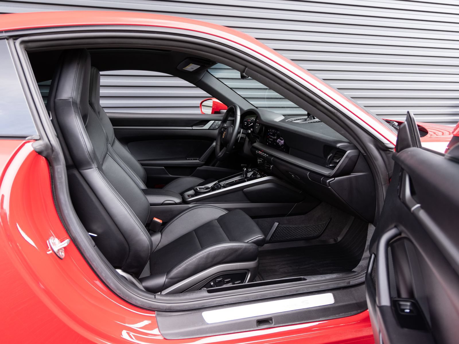 Used 2024 Porsche 911 Carrera S w/ Sport Package RWD image 30
