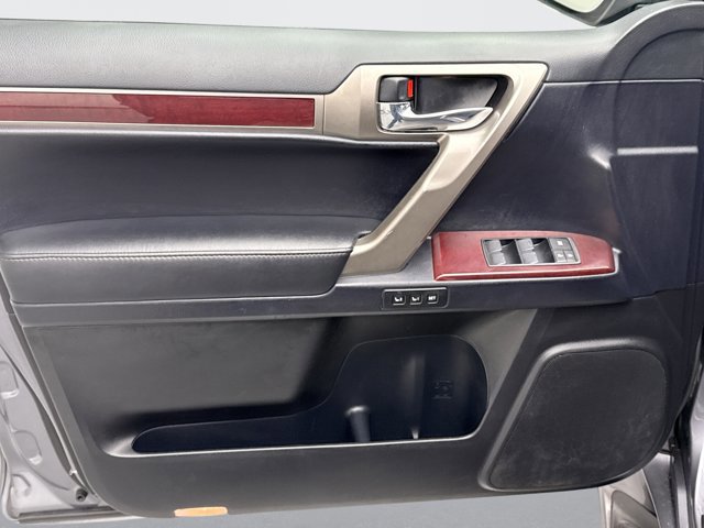 Used 2018 Lexus GX 460 image 9