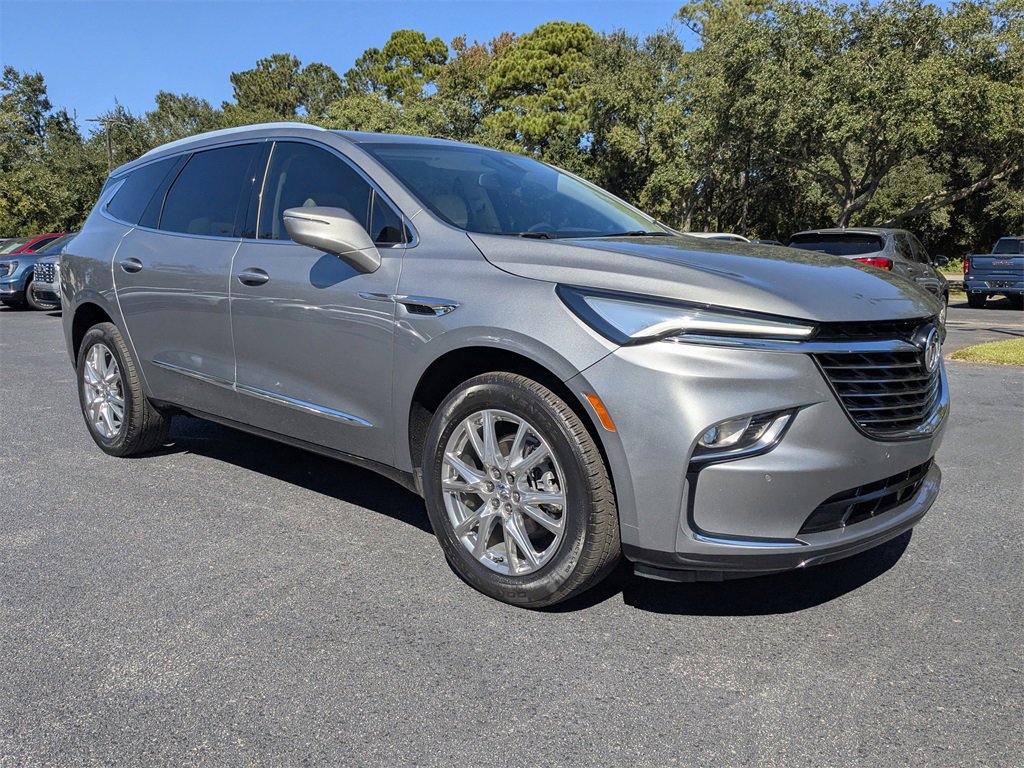 Used 2023 Buick Enclave Essence w/ Experience Buick Package image 2