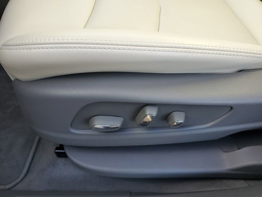 Certified 2024 Cadillac XT6 Premium Luxury image 9