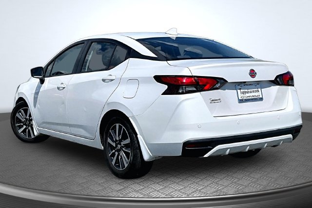 Used 2021 Nissan Versa SV FWD image 4