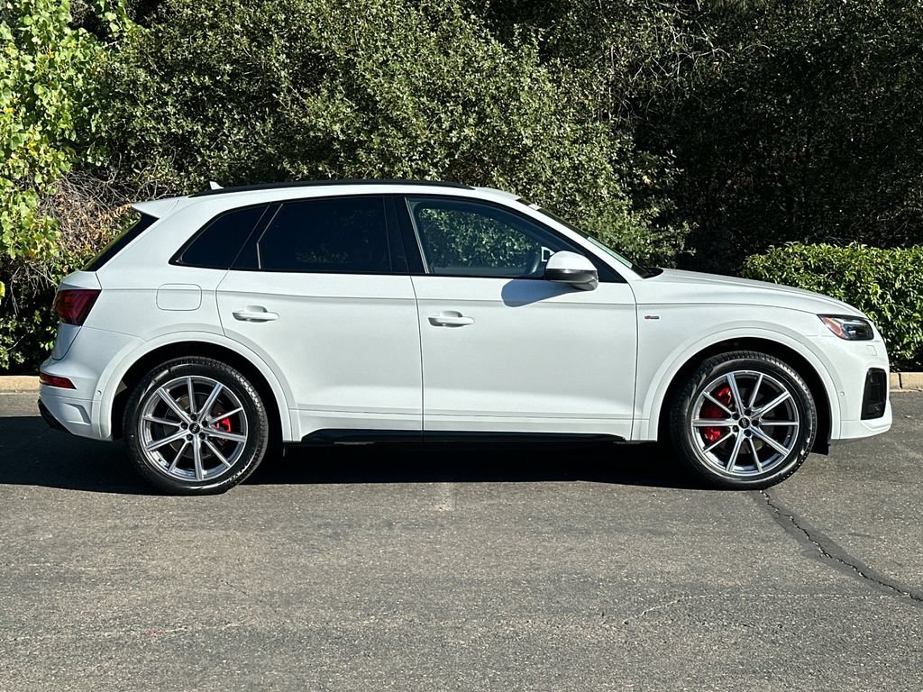 Certified 2024 Audi Q5 e Prestige w/ Prestige Package AWD/4WD image 4