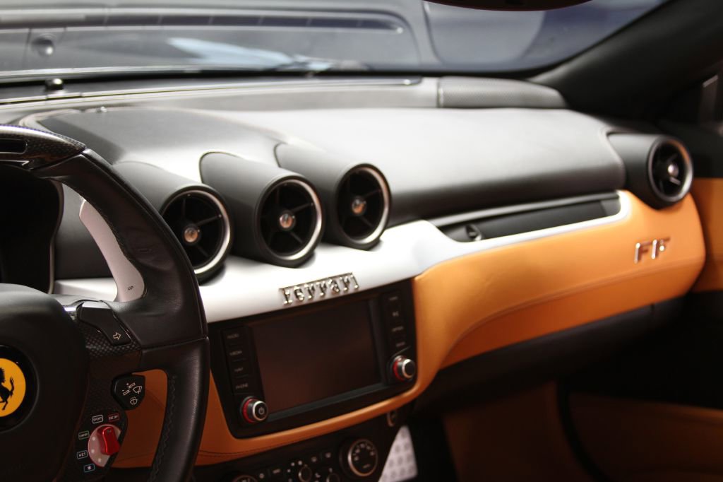 Used 2016 Ferrari FF image 75