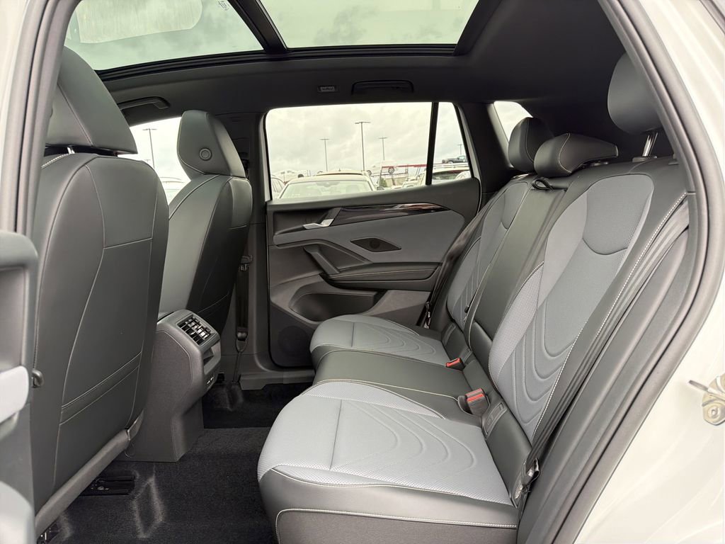 New 2026 Volkswagen Tiguan SE R-Line image 13