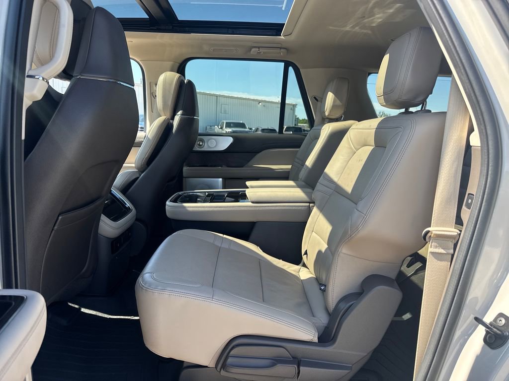 Used 2024 Lincoln Navigator L Reserve AWD/4WD image 13