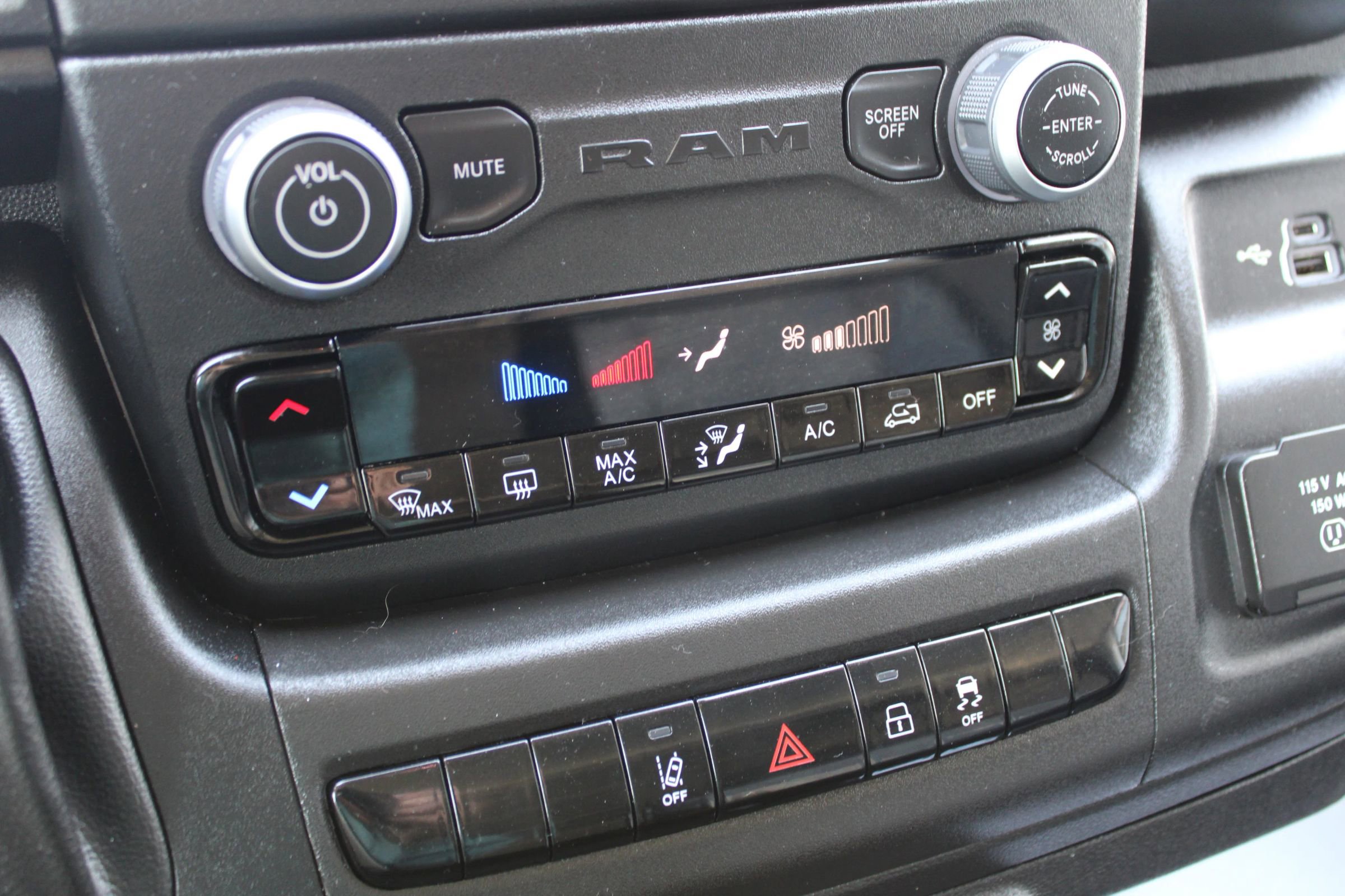 Used 2023 RAM ProMaster 1500 w/ Lane Management Group image 21