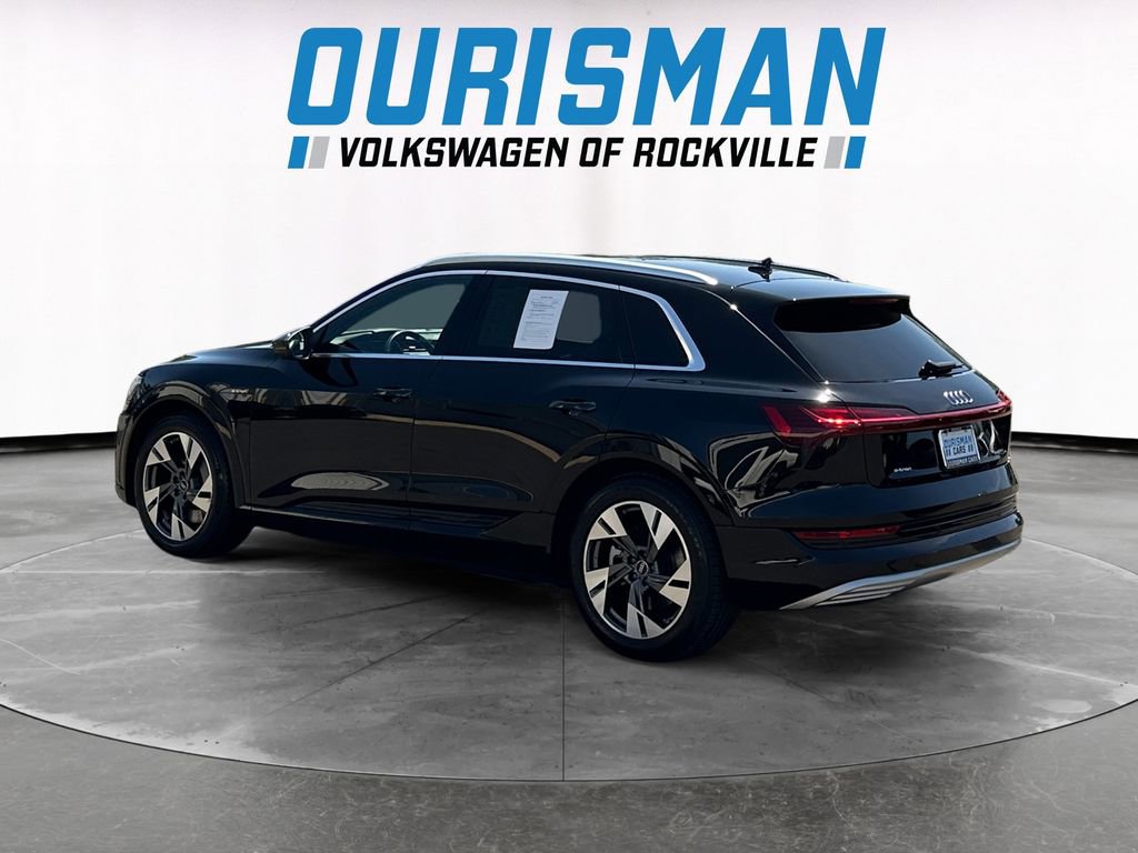 Used 2022 Audi e-tron Premium Plus w/ Premium Plus Package AWD/4WD image 4