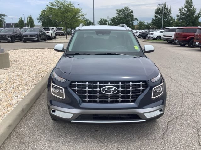 Certified 2025 Hyundai Venue Limited FWD image 8