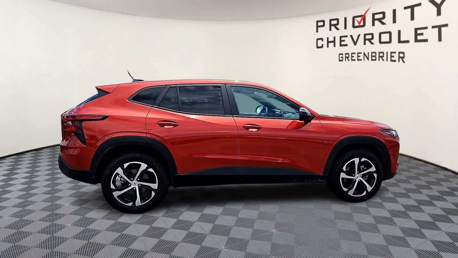 Used 2024 Chevrolet Trax RS w/ Driver Confidence Package FWD image 9