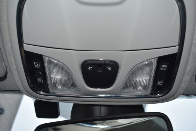 Used 2019 Jeep Cherokee Limited w/ Luxury Group image 36