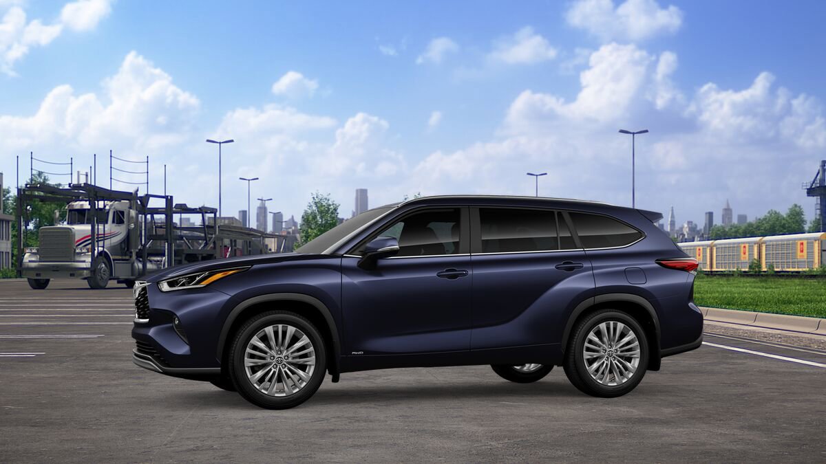 New 2026 Toyota Highlander Platinum image 3
