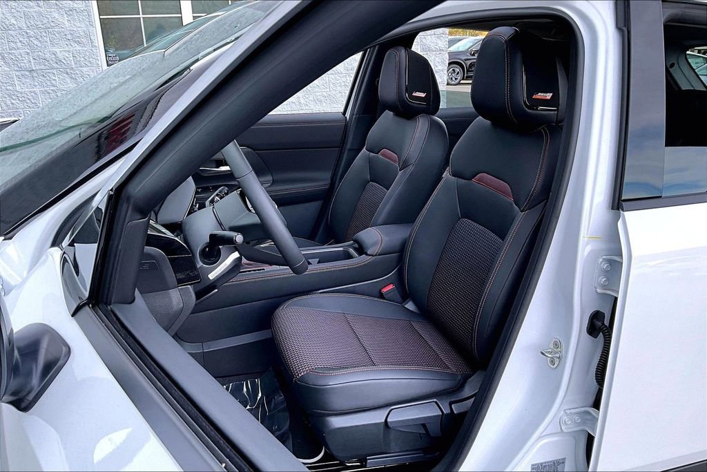 New 2026 Nissan Kicks SR w/ SR Premium Package image 9