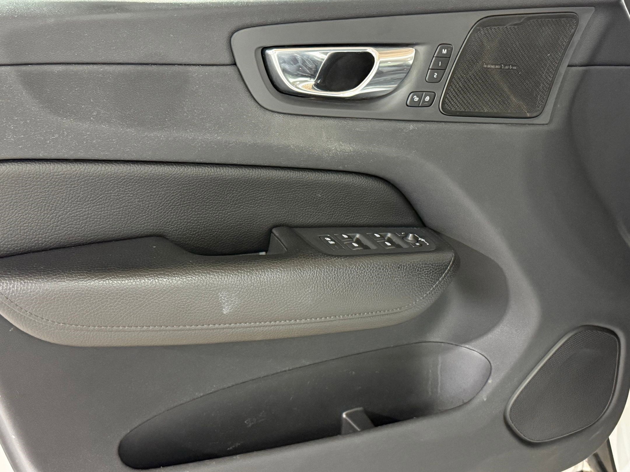 Used 2019 Volvo XC60 T5 Inscription w/ Protection Package Premier image 13