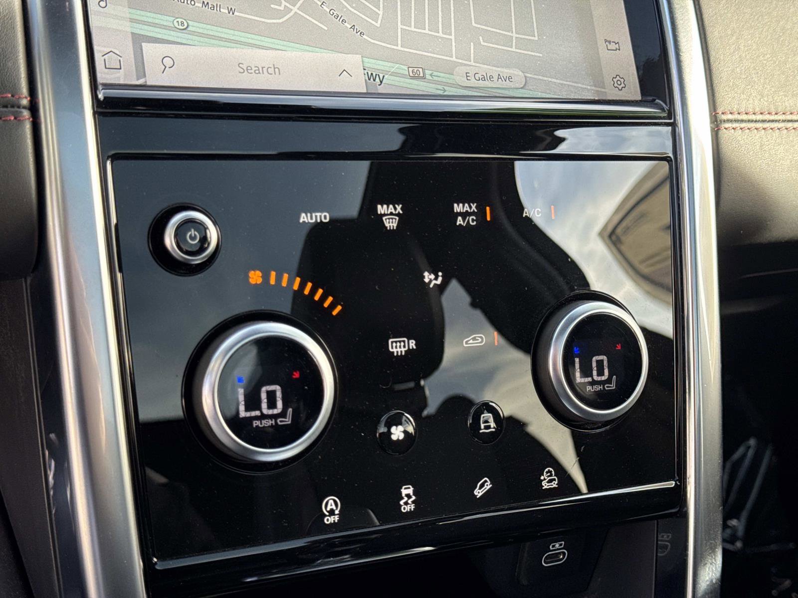 Used 2021 Land Rover Discovery Sport SE R-Dynamic image 10