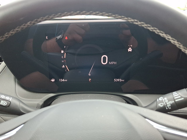 Used 2025 Buick Encore GX Avenir w/ Avenir Technology Package FWD image 19