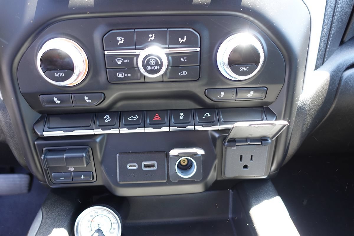 Used 2022 GMC Sierra 1500 Elevation w/ Preferred Package AWD/4WD image 46