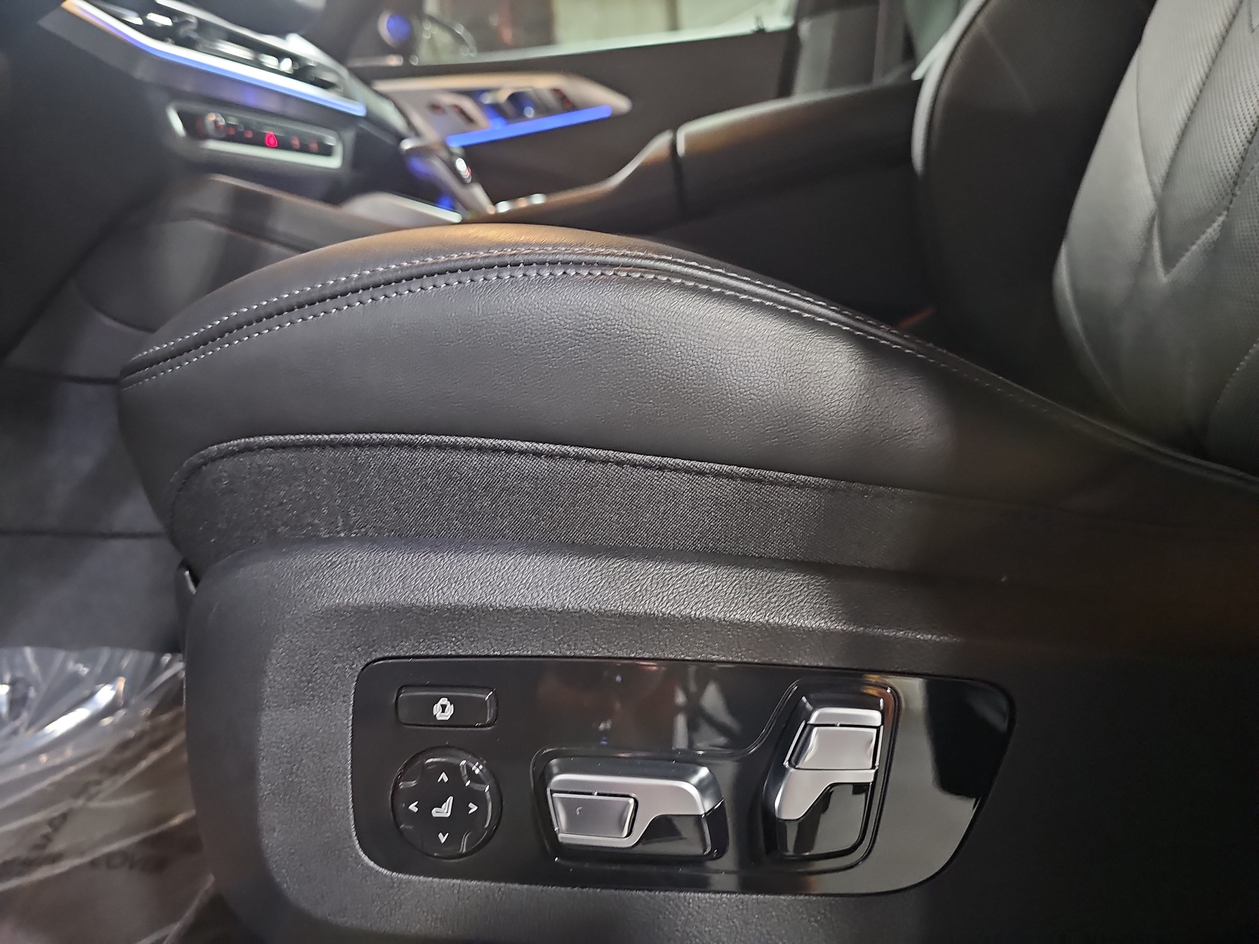 Used 2023 BMW XM AWD/4WD image 31