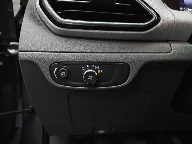 Used 2023 Chevrolet Bolt EUV Premier FWD image 29