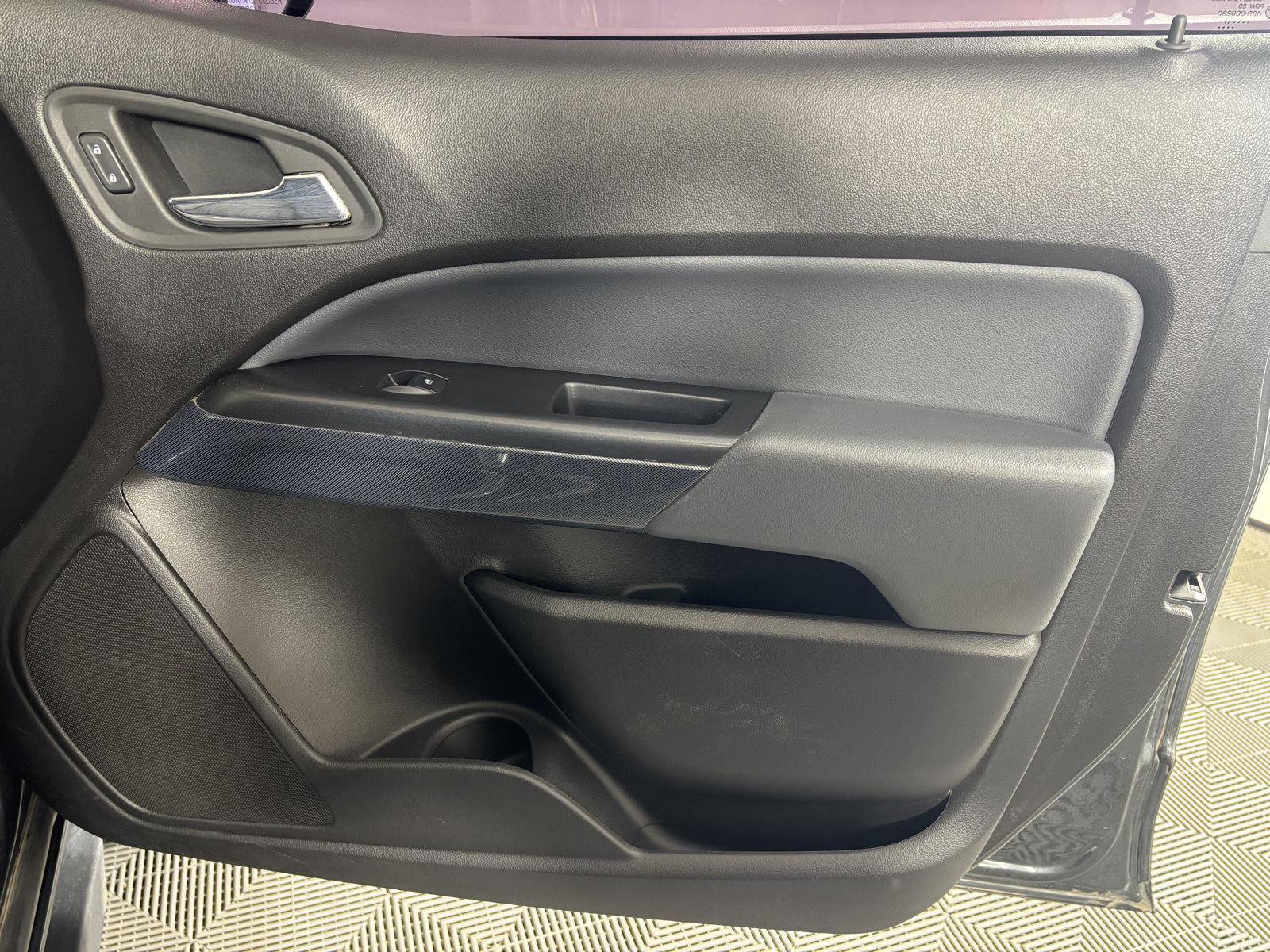 Used 2017 Chevrolet Colorado Z71 image 25