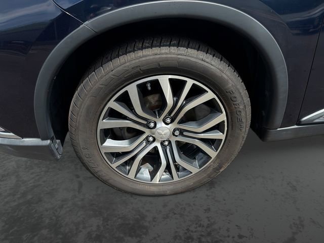 Used 2017 Mitsubishi Outlander ES FWD image 25