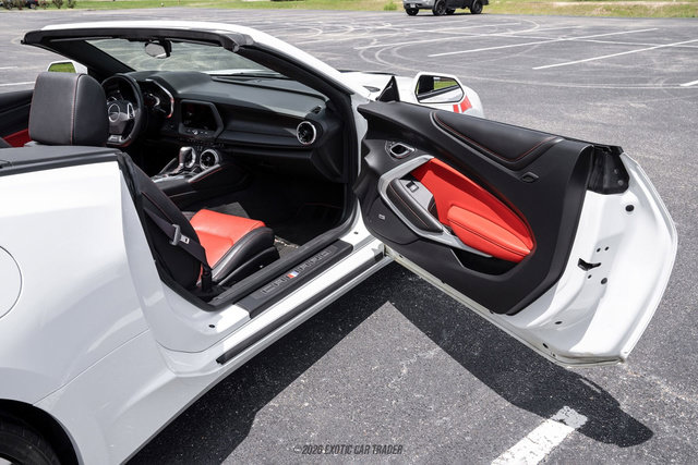 Used 2017 Chevrolet Camaro SS RWD image 64