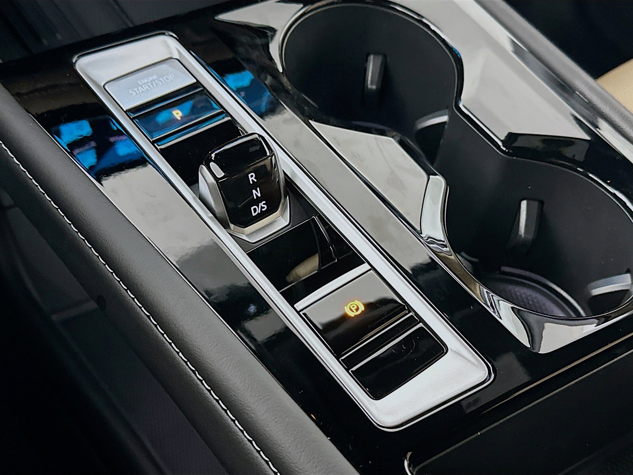 New 2026 Volkswagen Atlas Cross Sport SE image 16