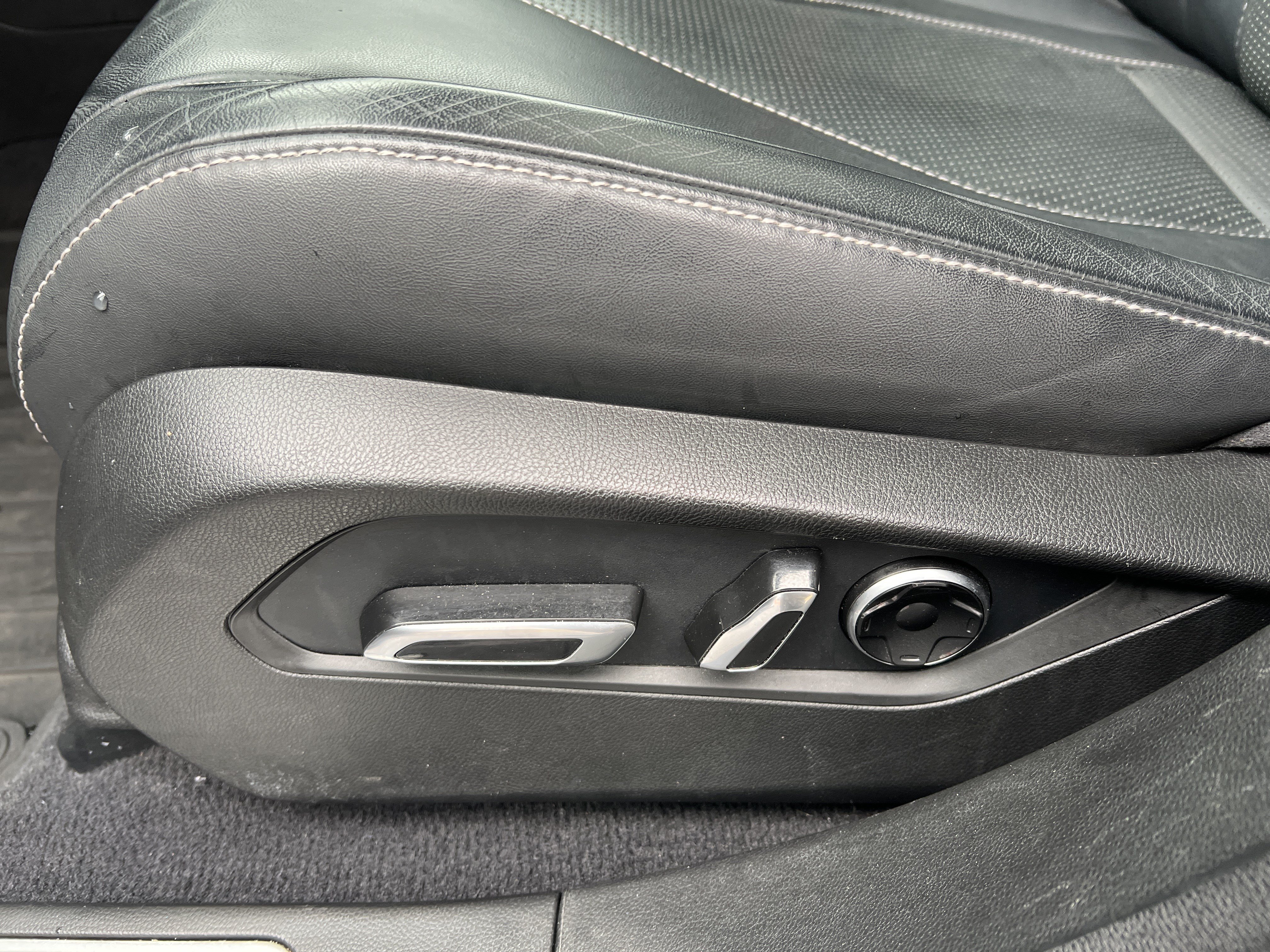 Used 2022 Acura RDX w/ Technology Package FWD image 10
