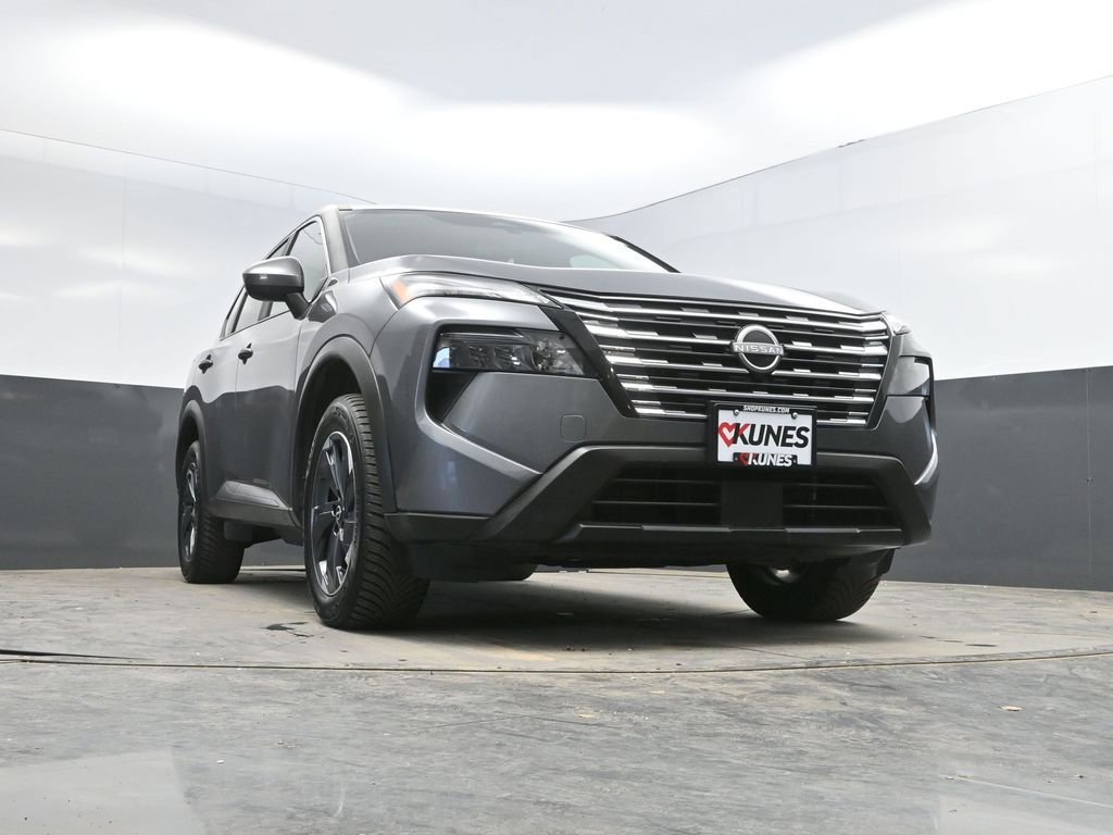 Used 2025 Nissan Rogue SV AWD/4WD image 30
